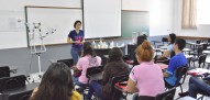 Palestra 'Você sabe escolher e usar seus produtos de beleza?', com a professora Simone Costa