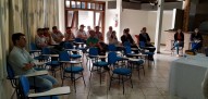 Acadêmicos do curso de enfermagem em palestra aos funcionários
