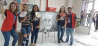 Alunas da Escola Estadual com os acadêmicos de Psicologia