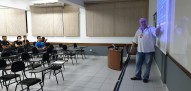 Palestra 'Como Vencer a Crise: Empreendedorismo, Empregabilidade e Assertividade', com o professor José Carlos Luiz