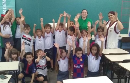 Universidade leva oficina de lavagem das mãos ao Sapiens Colégio, em Umuarama