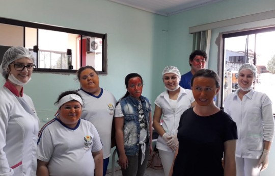 Curso de Estética realiza ações em alusão à 'Semana da pessoa com deficiência'