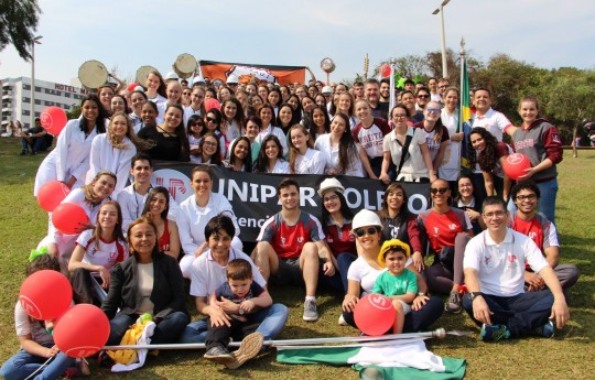 Unipar de Toledo desfila no feriado cívico de 7 de Setembro