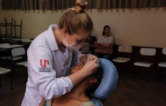 Curso de Estética e Cosmética leva ação ao Colégio Estadual Dario Vellozo