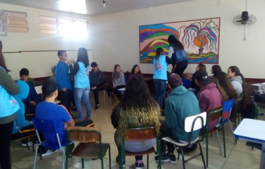 Colégio Estadual de Francisco Beltrão recebe projeto de extensão da Unipar