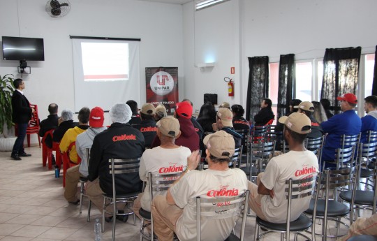 Curso de Educação Física integra Sipat da Cervejaria Colônia, em Toledo
