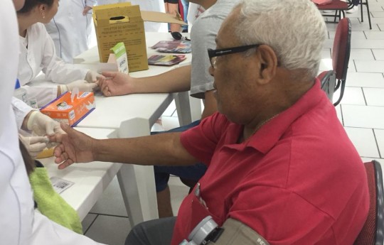 Curso de Farmácia participa do Evento 'Aviva Saúde', em Paranavaí