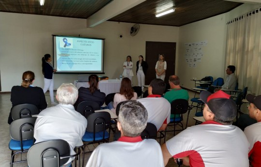 Empresa de Renascença realiza Sipat com a participação da Unipar