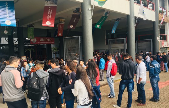 Unipar Aberta atrai estudantes de colégios da região, em Cascavel