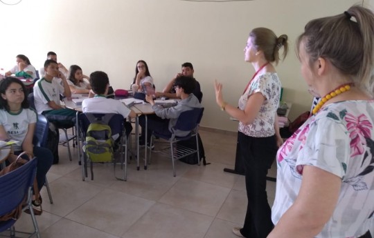 Colégios de Loanda recebem coordenadores de cursos da Unipar