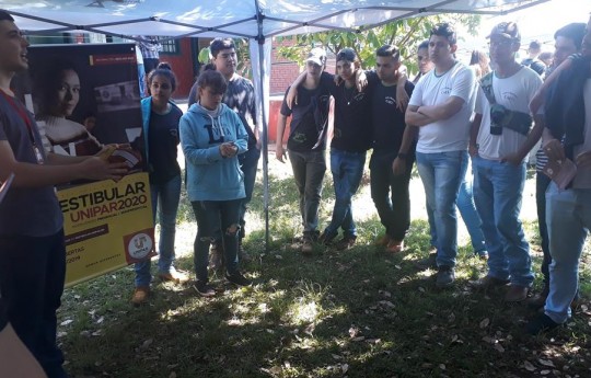 Colégio Agrícola de Umuarama recebe projeto 'Unipar em Fatias'