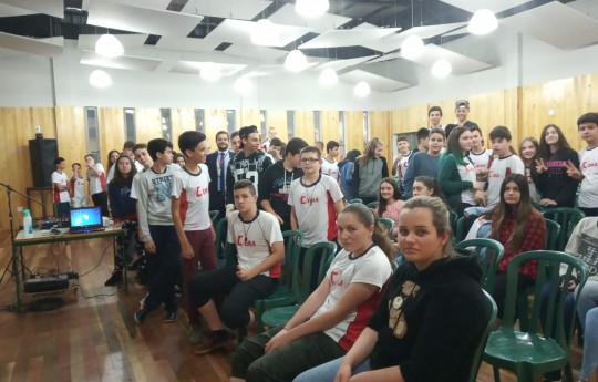 Curso de Direito realiza palestra na rede de ensino Mário de Andrade, em Francisco Beltrão