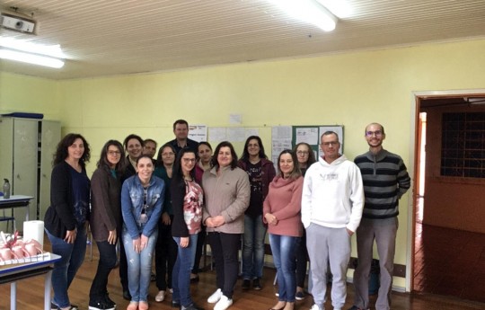 Curso de Nutrição participa de Semana Pedagógica em colégio estadual