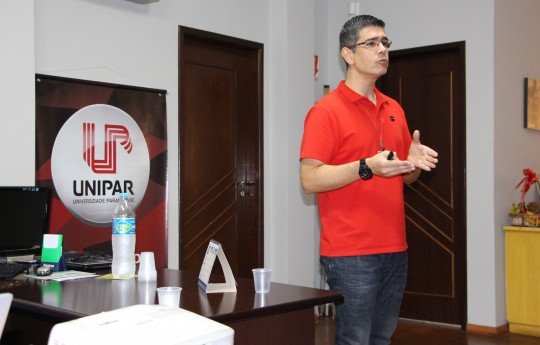Supermercado de Toledo recebe apoio da Unipar em Semana Interna de Prevenção de Acidentes de Trabalho (Sipat)