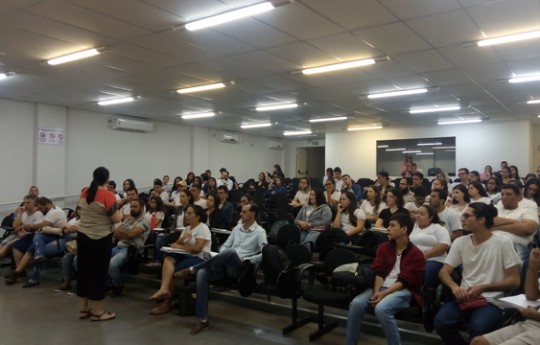 Curso de Processos Gerenciais ministra mini-curso de oratória