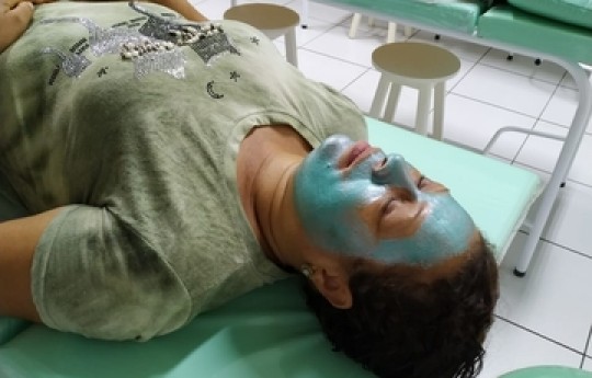 Grupo de Mulheres visita o laboratório de Estética da UNIPAR, em Cianorte