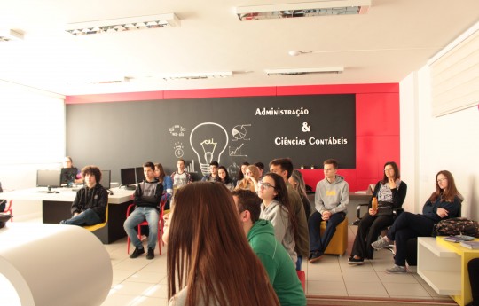 Em Francisco Beltrão, quase 600 estudantes participam do evento 'Unipar Compartilhando Conhecimento'