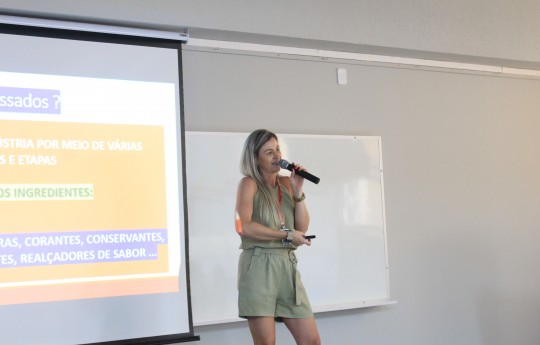 Merendeiras da rede Municipal de Ensino de Francisco Beltrão recebem capacitação da Unipar