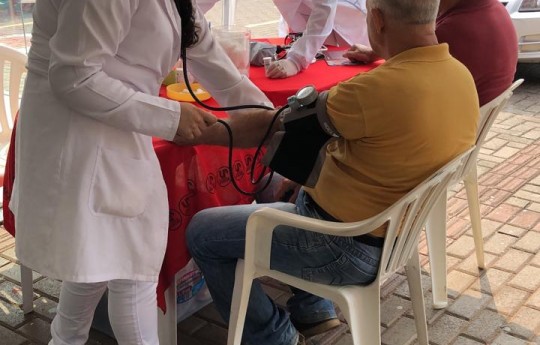 População de Paranavaí recebe atendimentos do curso de Farmácia