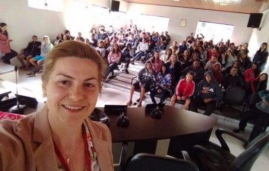 Projeto 'Palestras nas Escolas' é levado ao Colégio Estadual Soldado Constantino Marochi, em Santa Cruz do Monte Castelo