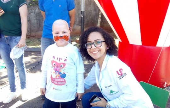Unipar participa do Mc Dia Feliz em prol da Uopeccan, em Cascavel