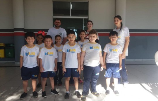 Crianças da Educação Infantil visitam Hospital Veterinário da Unipar