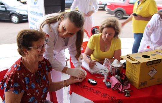 Dia Mundial do Diabetes tem ação de saúde do curso de Farmácia