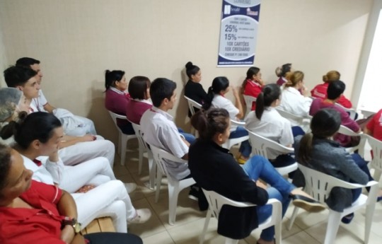 Rede de Supermercados de Cianorte recebe palestra sobre Motivação
