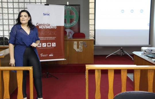 Colaboradores da Unipar de Toledo participam de palestra sobre Marketing Pessoal