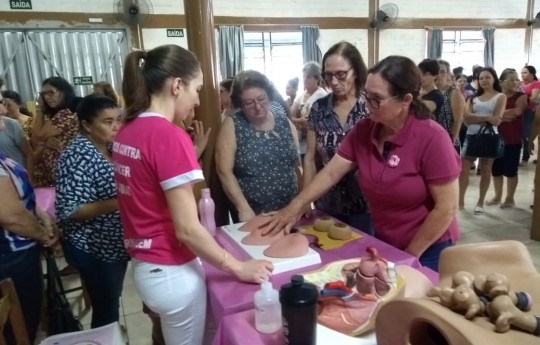 Campanha Outubro Rosa de Renascença conta com a atuação da Unipar de Francisco Beltrão